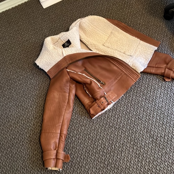 Leather jacket - Picture 6 of 16